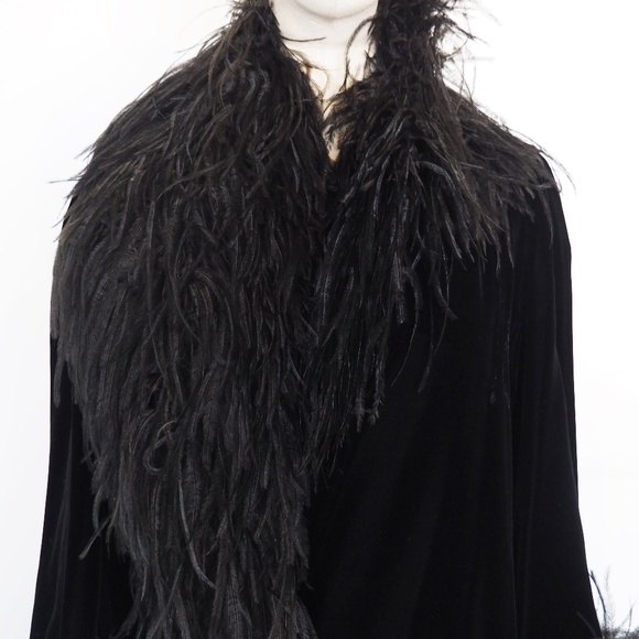 Dior Vintage 1970's full length velvet coat with ostrich feather cuffs and trim - Picture 6 of 8